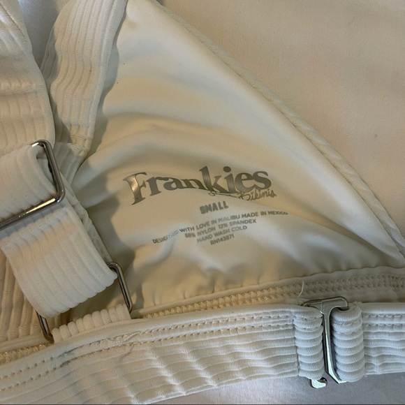 Frankie’s Bikinis Set - Picture 4 of 6